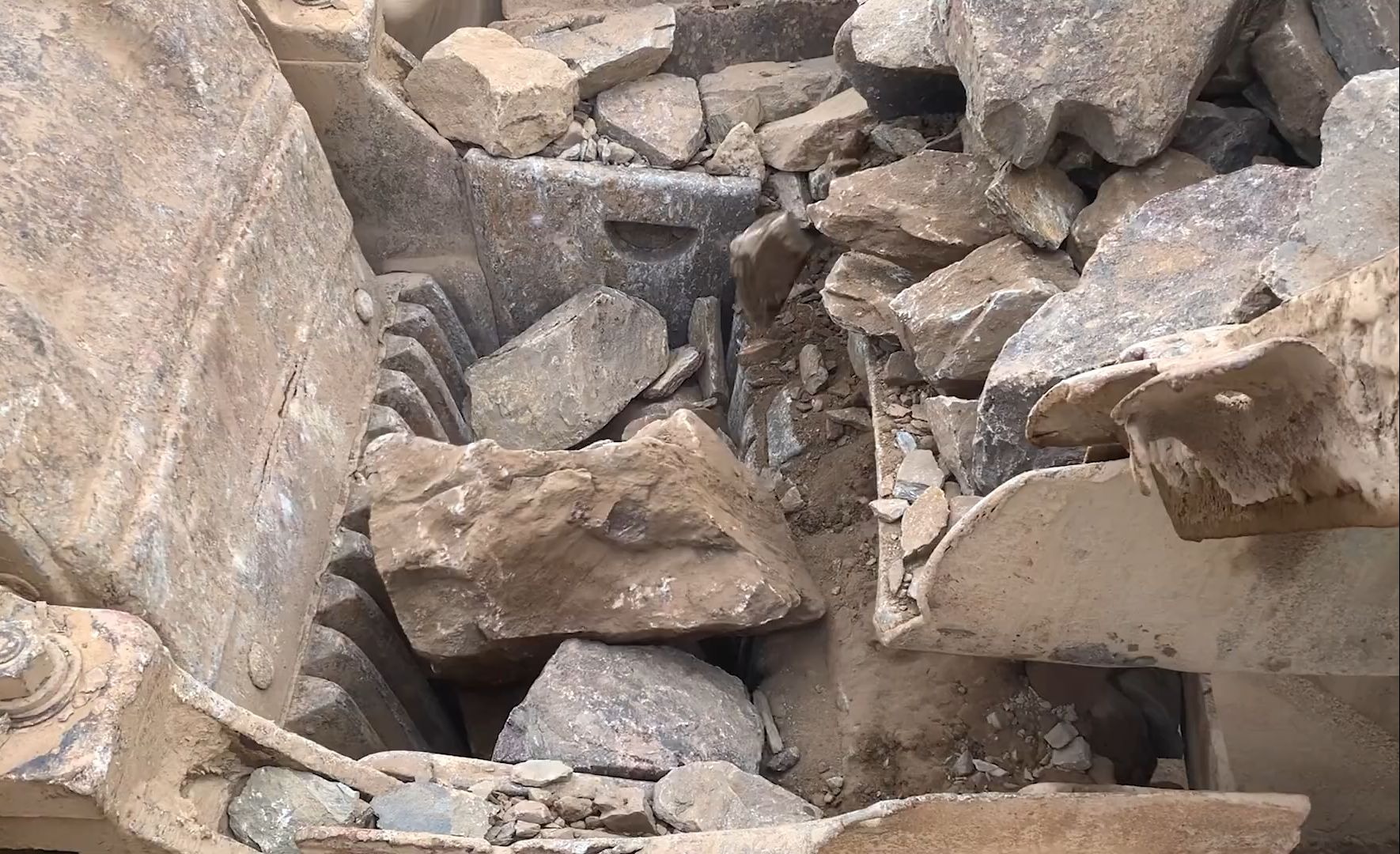granite crusher.jpg